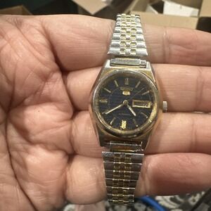 Working Seiko 5 Ladies Vintage Gold-Tone Day/Date Automatic Watch 4206-0480 25mm